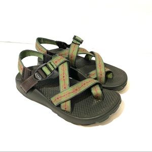 Chaco sandals green print size women’s 6